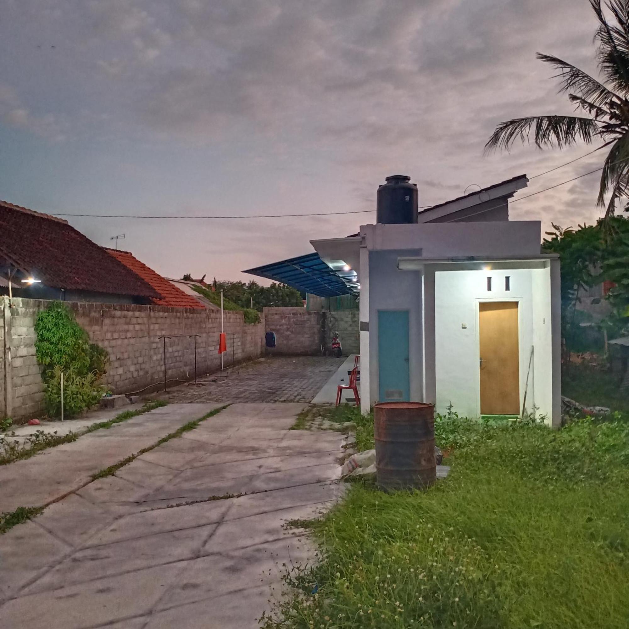 Mentari Kost Bed & Breakfast Banyuwangi  Dış mekan fotoğraf